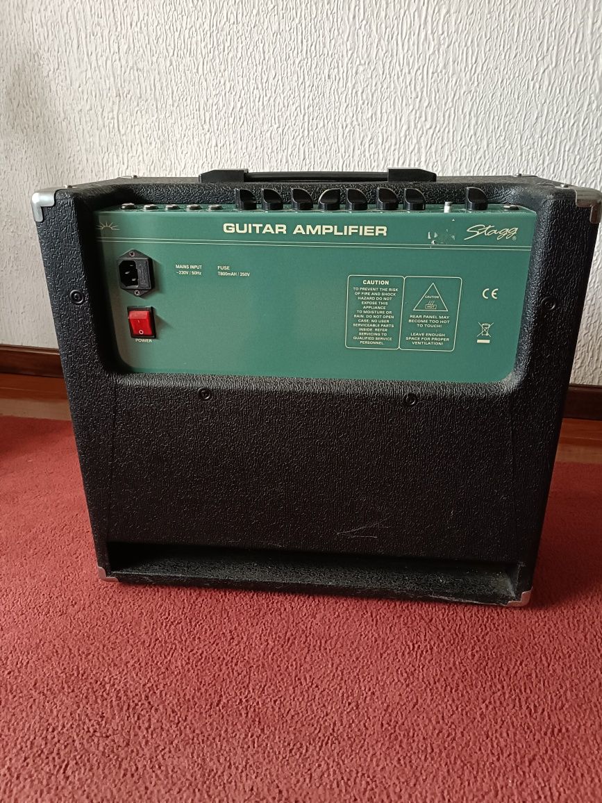 Stagg L400 BK classic rock L  e amplificador Stagg