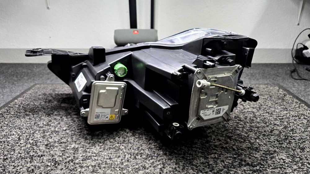 Farol Maserati Ghibli