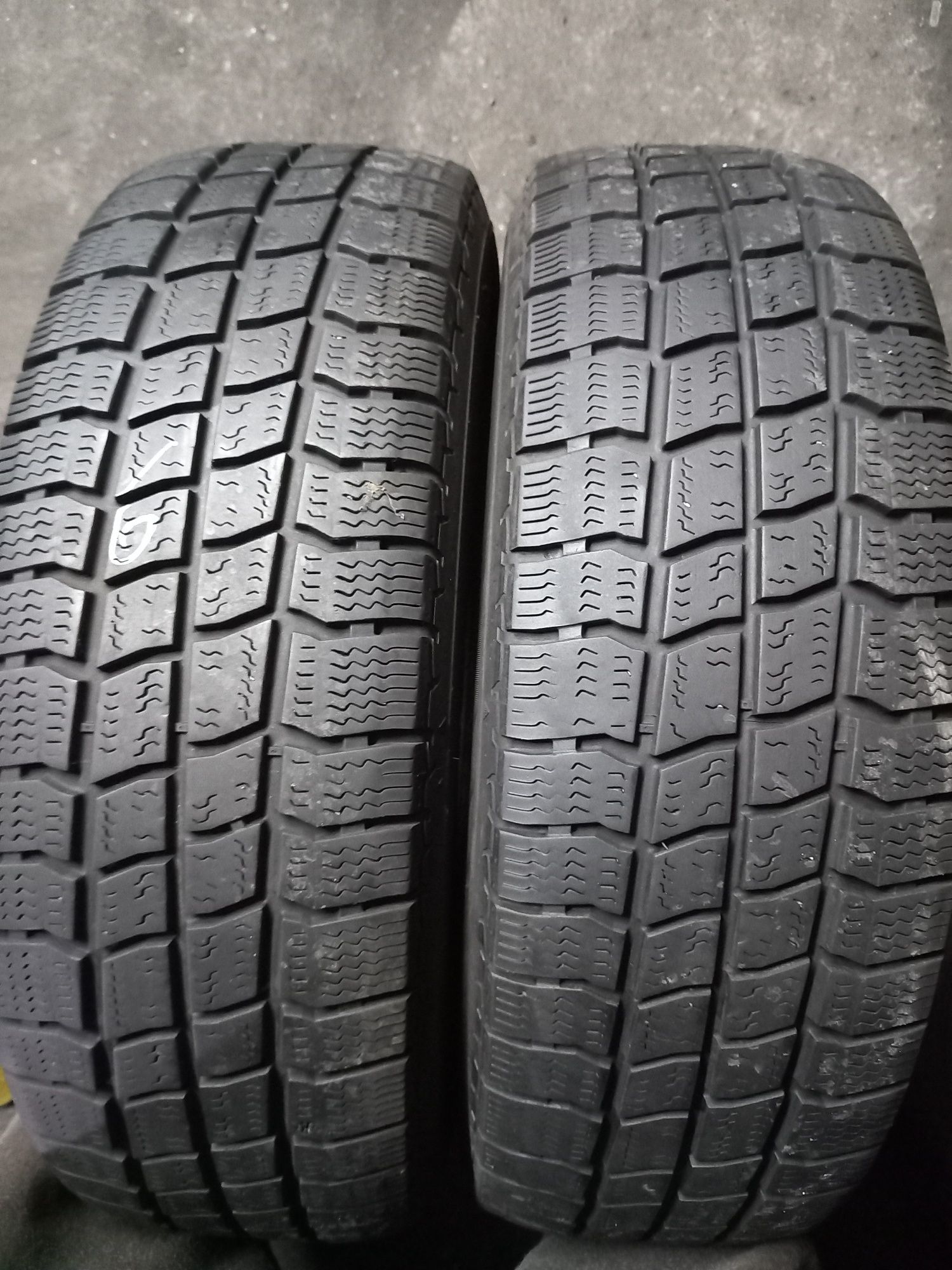 Opony używane 215/75/16c vredestein 2x6 mm