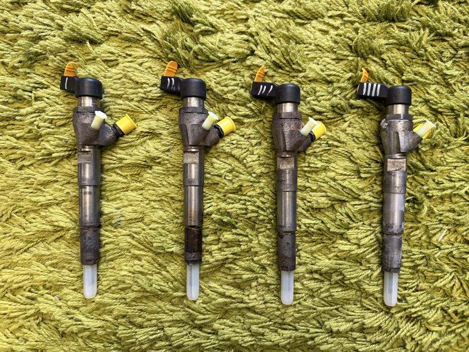 Форсунка топливная Renault Megane 3 Continental K9K 166008052R