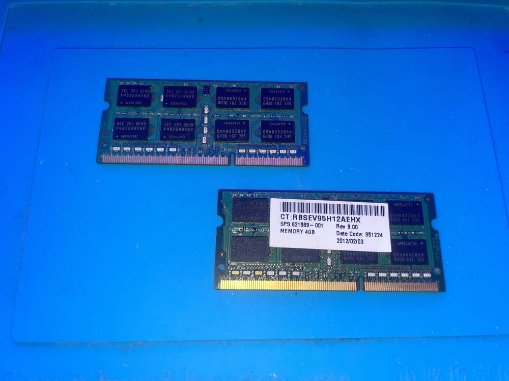 Memorias RAM 8GB [ 4 + 4 ]