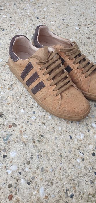 Sapato em cortiça natural