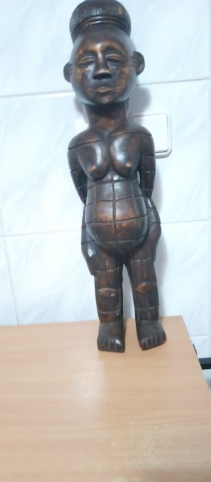 Żeźba z drewna bogini płodności Luba