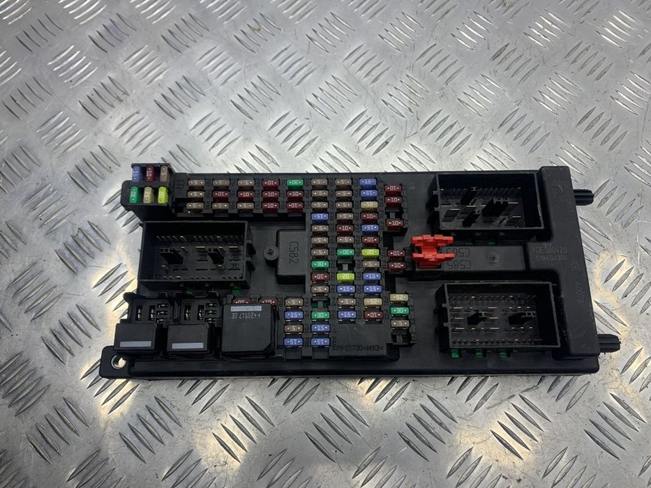 Блок предохранителей YQE500420 для Land Rover Range Rover III L322 200