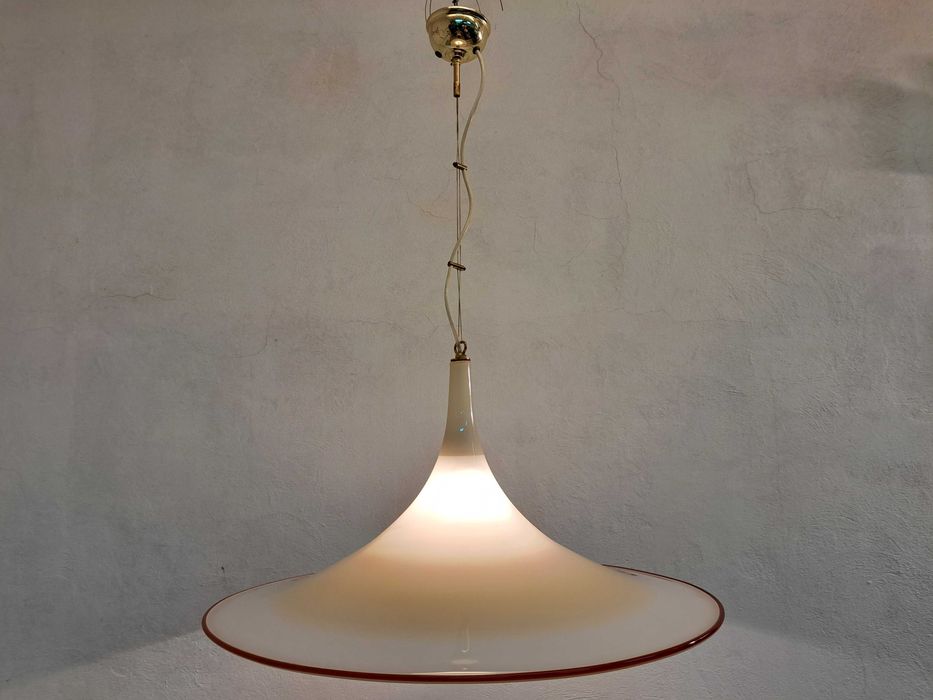 Żyrandol lampa Murano żółtawo biała kapelusz szpiczasty spodek
