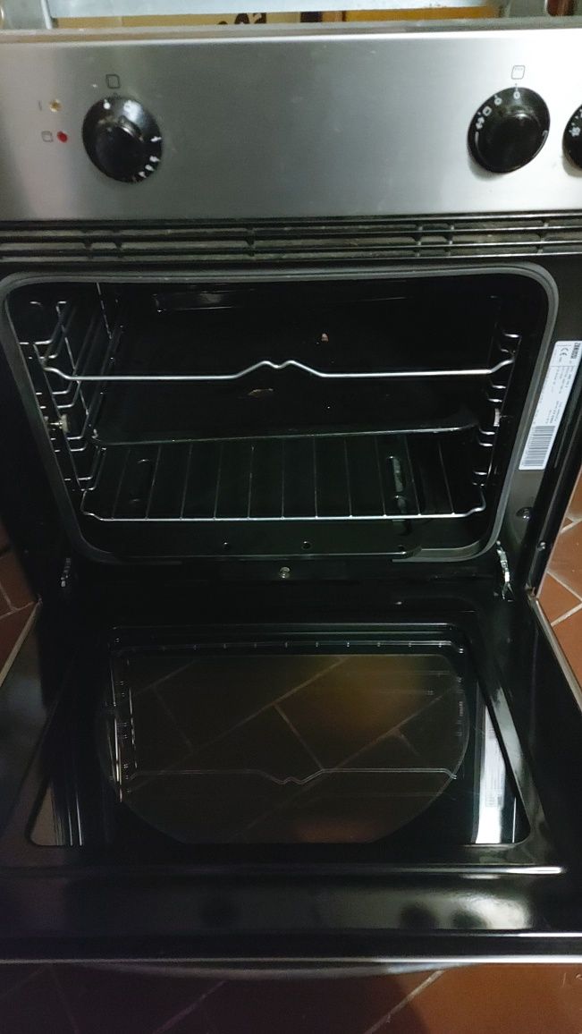 Oportunidade única!!Forno Zanussi espetacular,tem grelha  como novo.