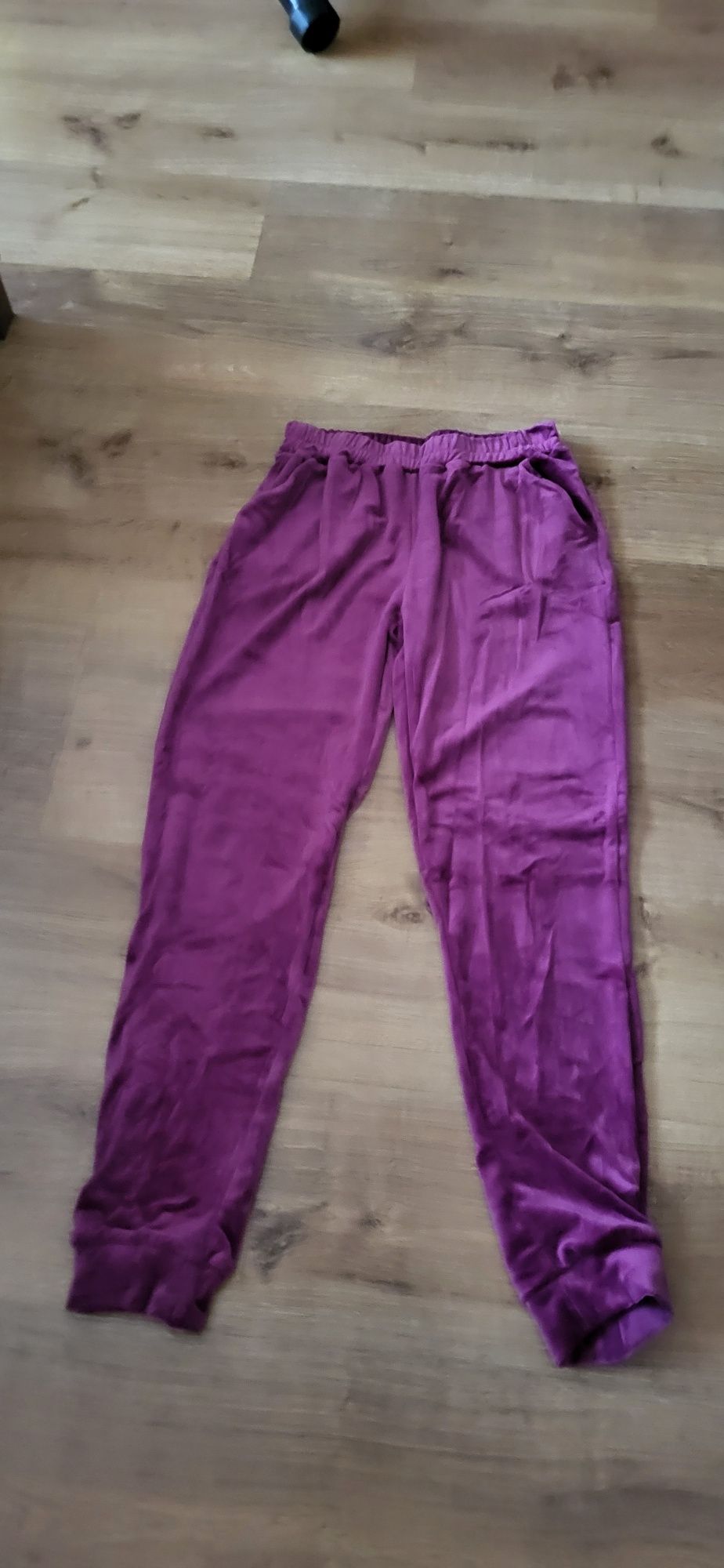 Dres welurowy polskiej produkcji rozmiar M