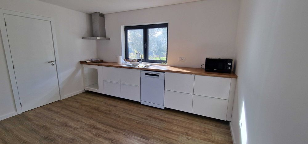 Alugo  habitação T2 nova