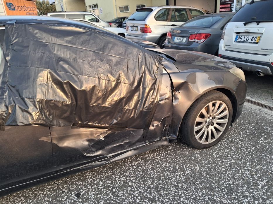 Opel Insignia cosmo CDTI acidentado