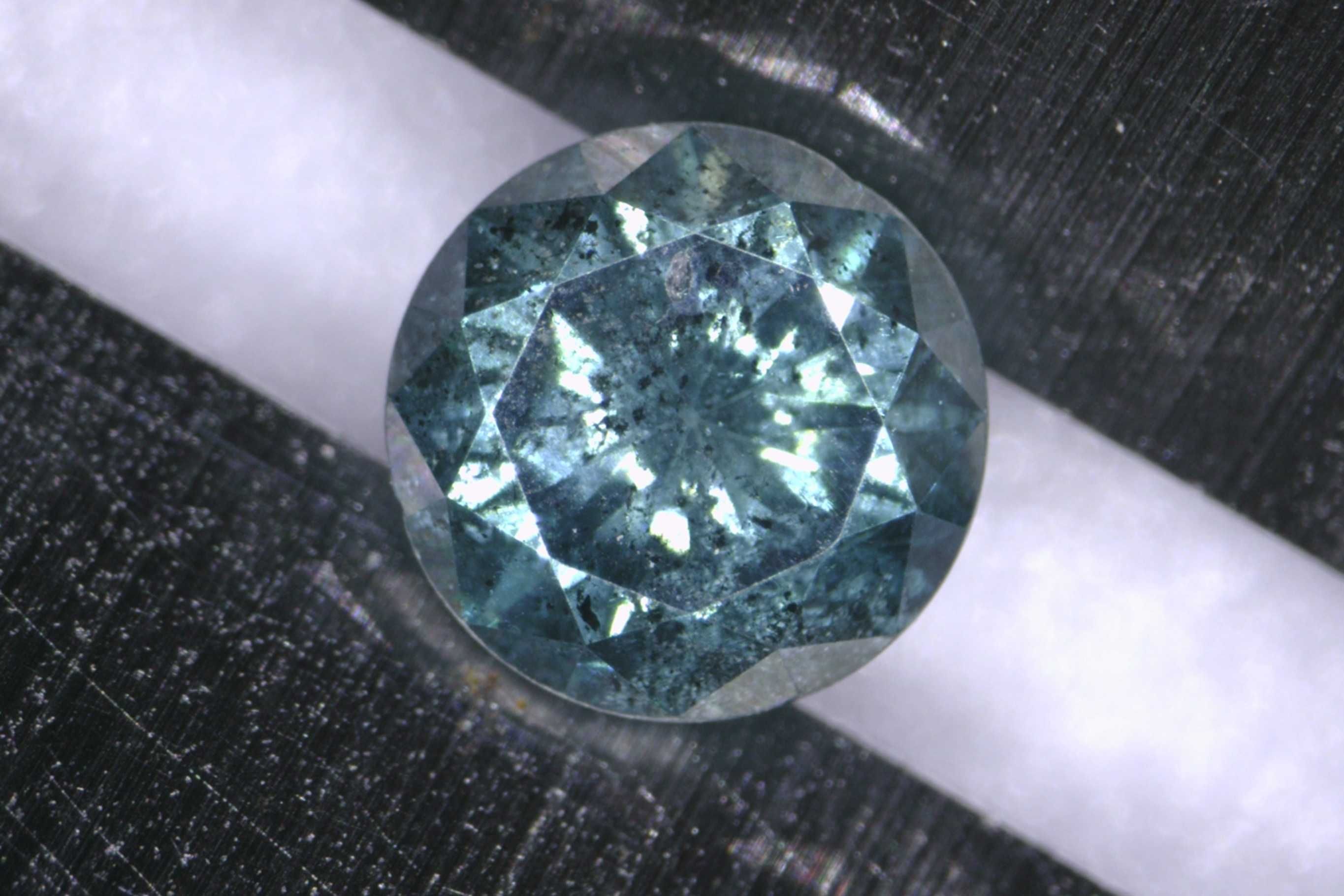 Diament 0.22ct Niebieski Brylant I3