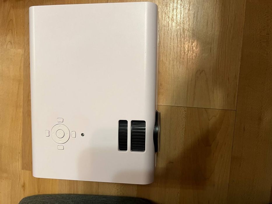 YABER V5 — це міні-проектор