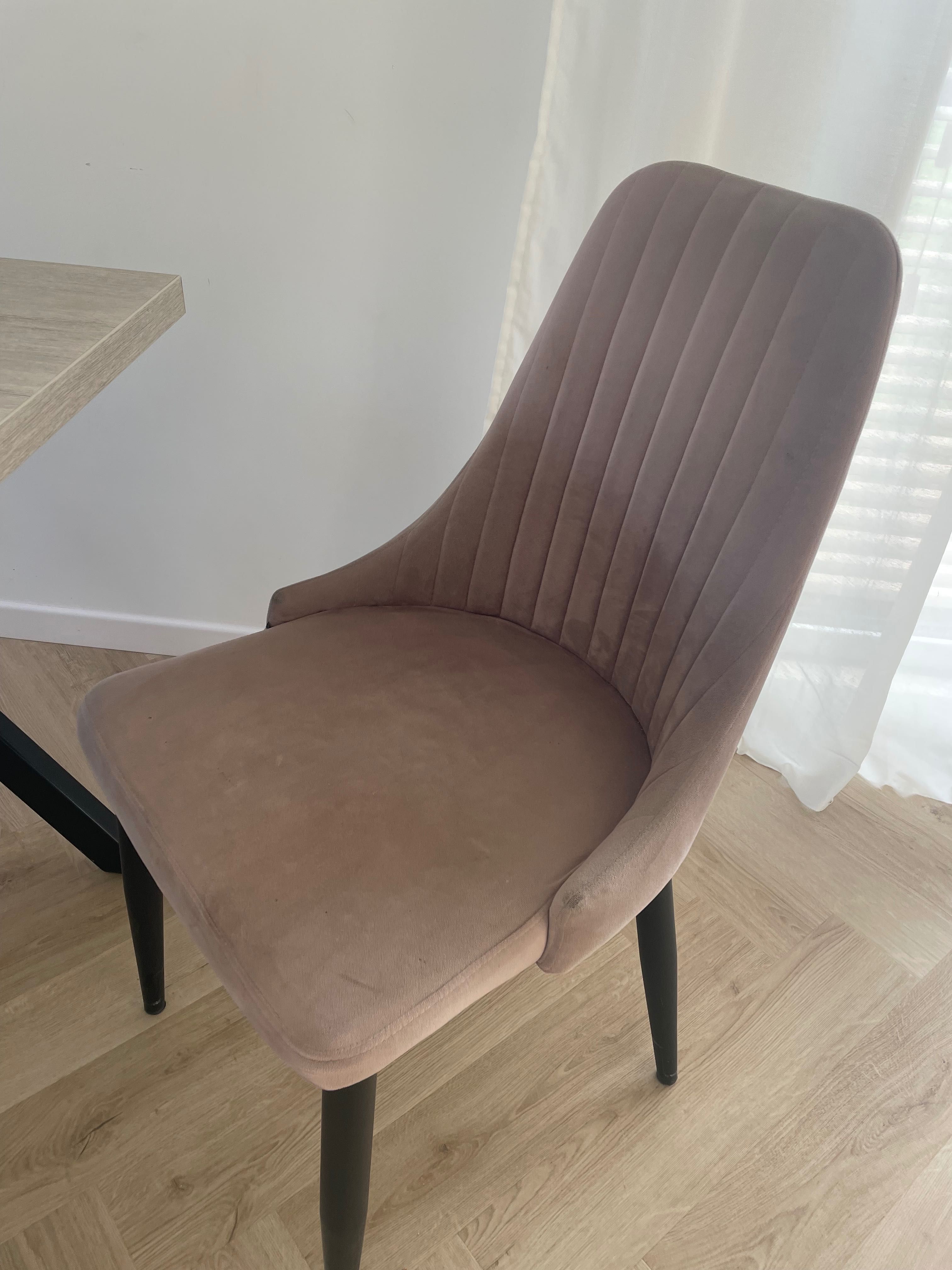 Stolik Loft plus dwa krzesła Homla krzesełka do kuchni