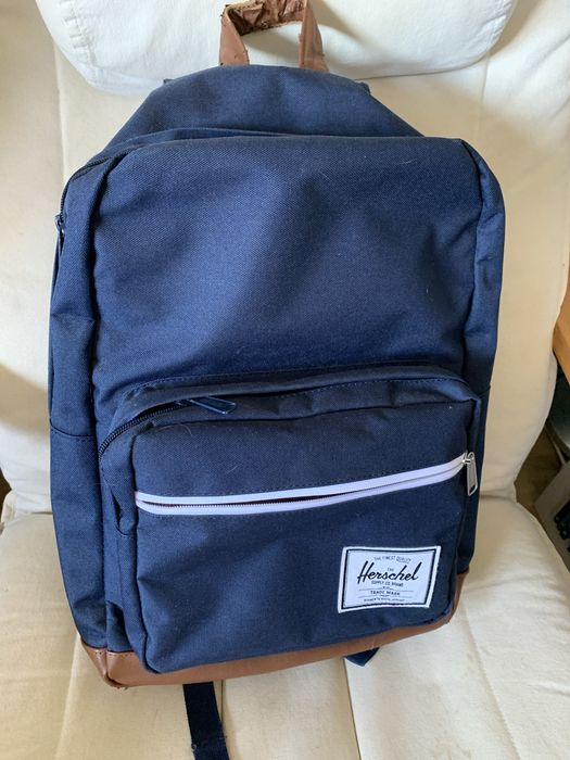 Mochila para portatil azul escura