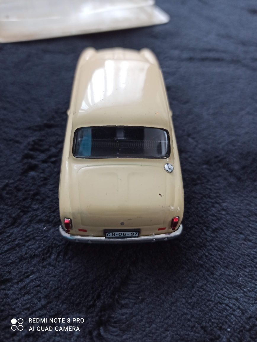 Model Syrena 105  skala 1:43