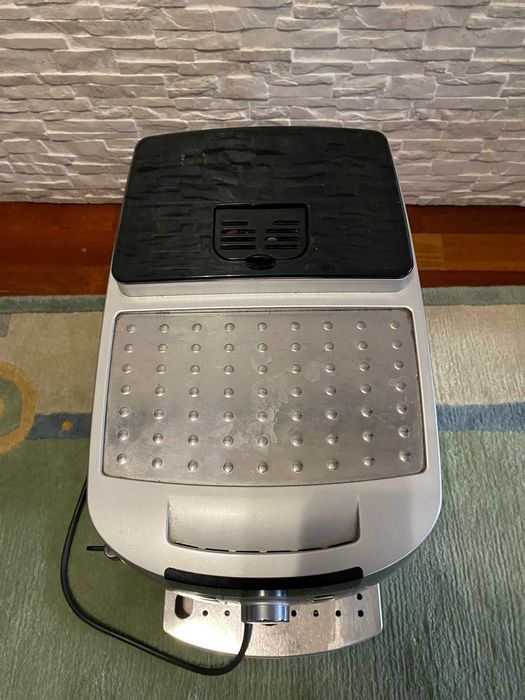 Ekspres ciśnieniowy do kawy DeLonghi Magnifica S