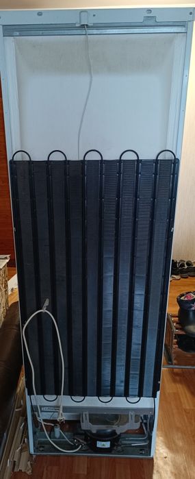 Холодильник indesit