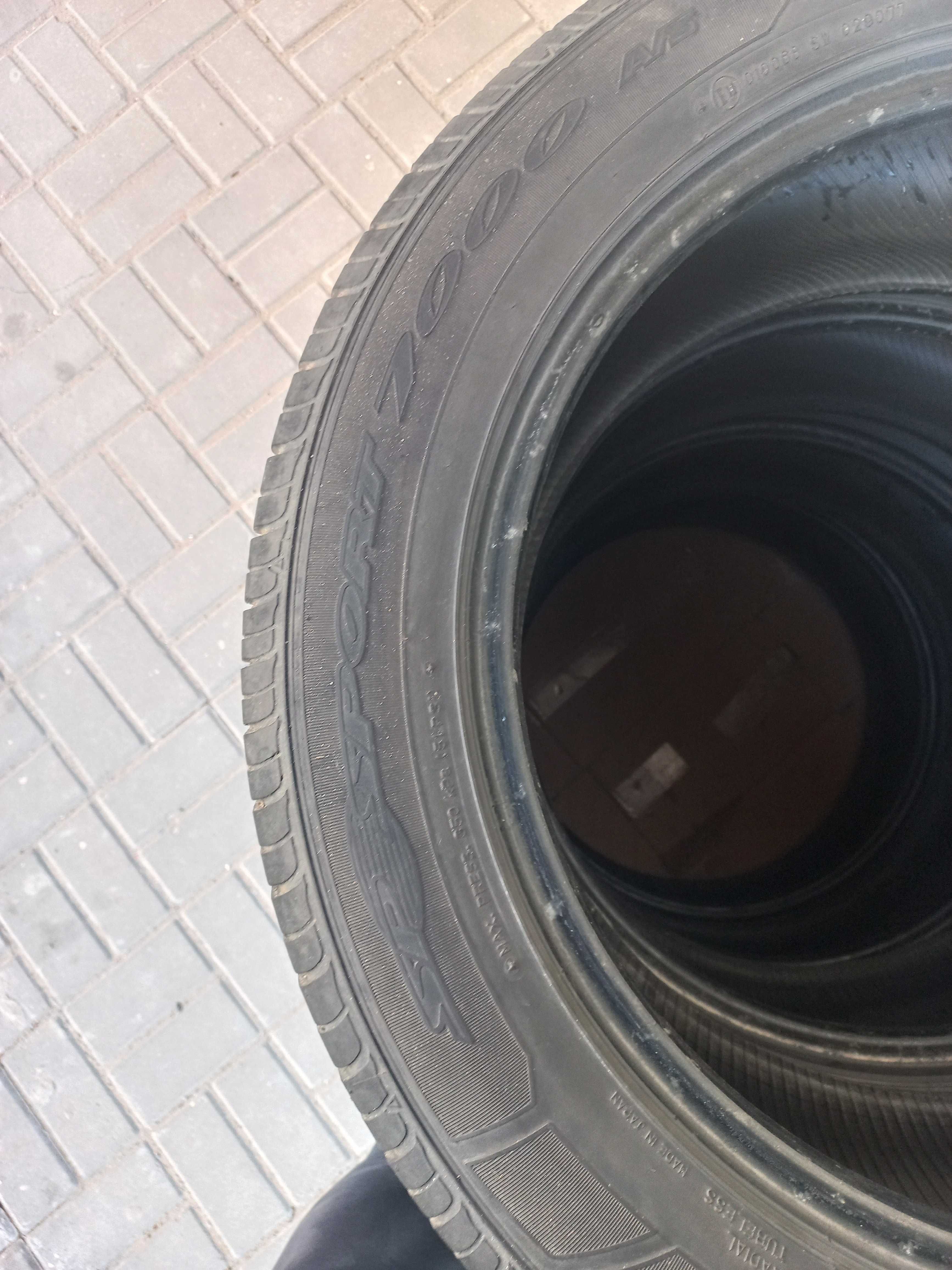 Проодам покрышки DUNLOP 225/55R18 400гр за покрышку.