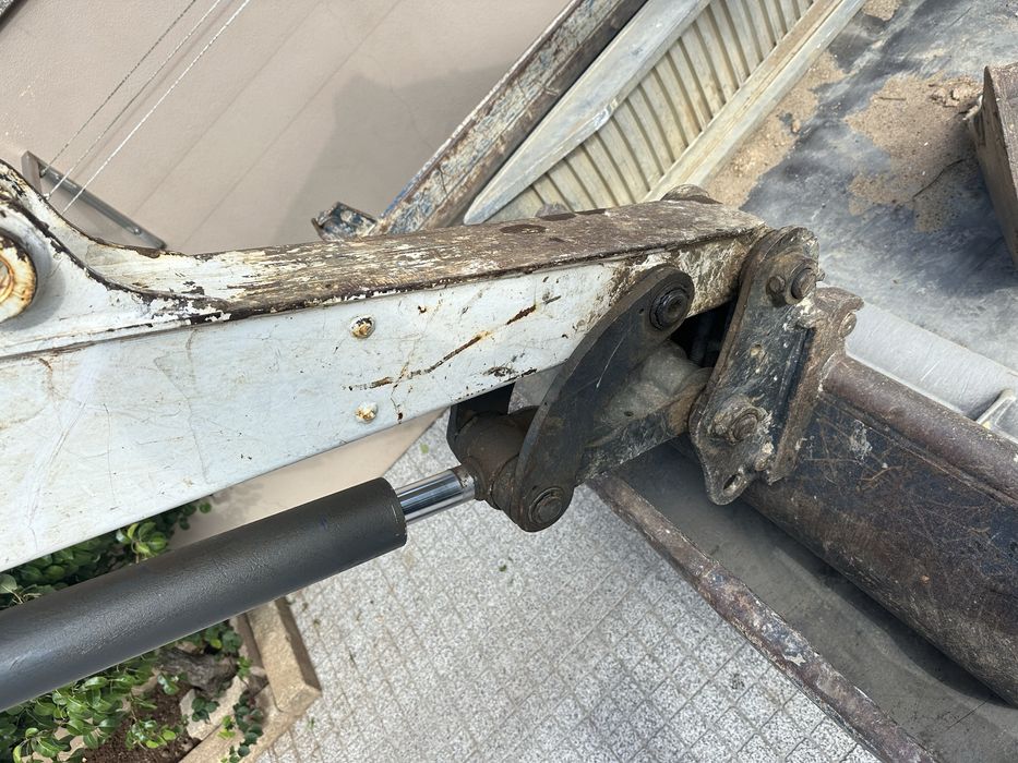 Bobcat escavadora E32