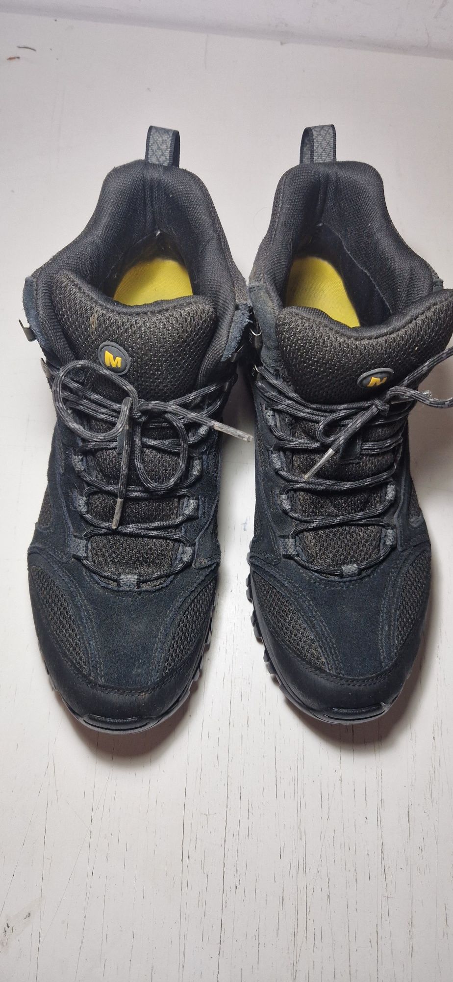 Merrell 46.5.          .