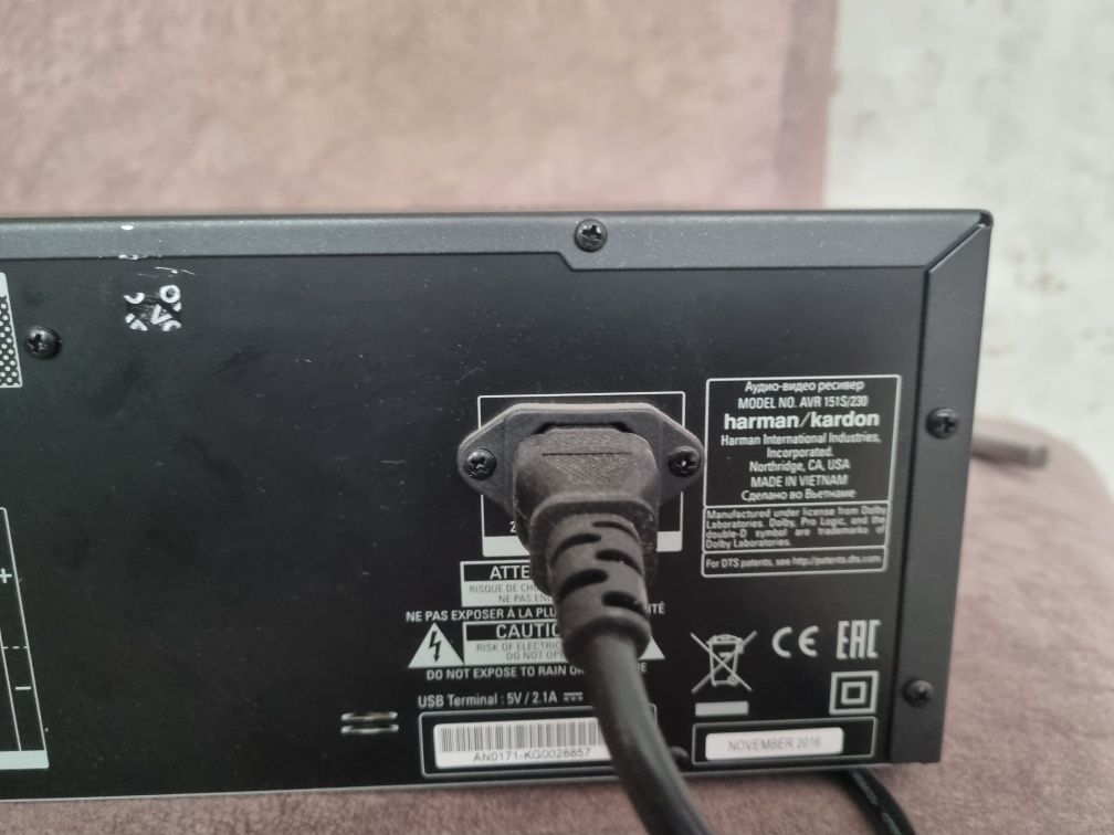 Amplituner harman kardon