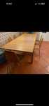 Vendo mesa de jantar e 6 cadeiras