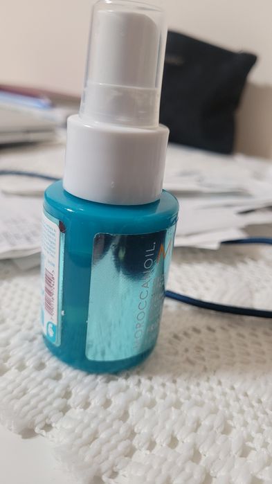 Moroccanoil frizz shield spray