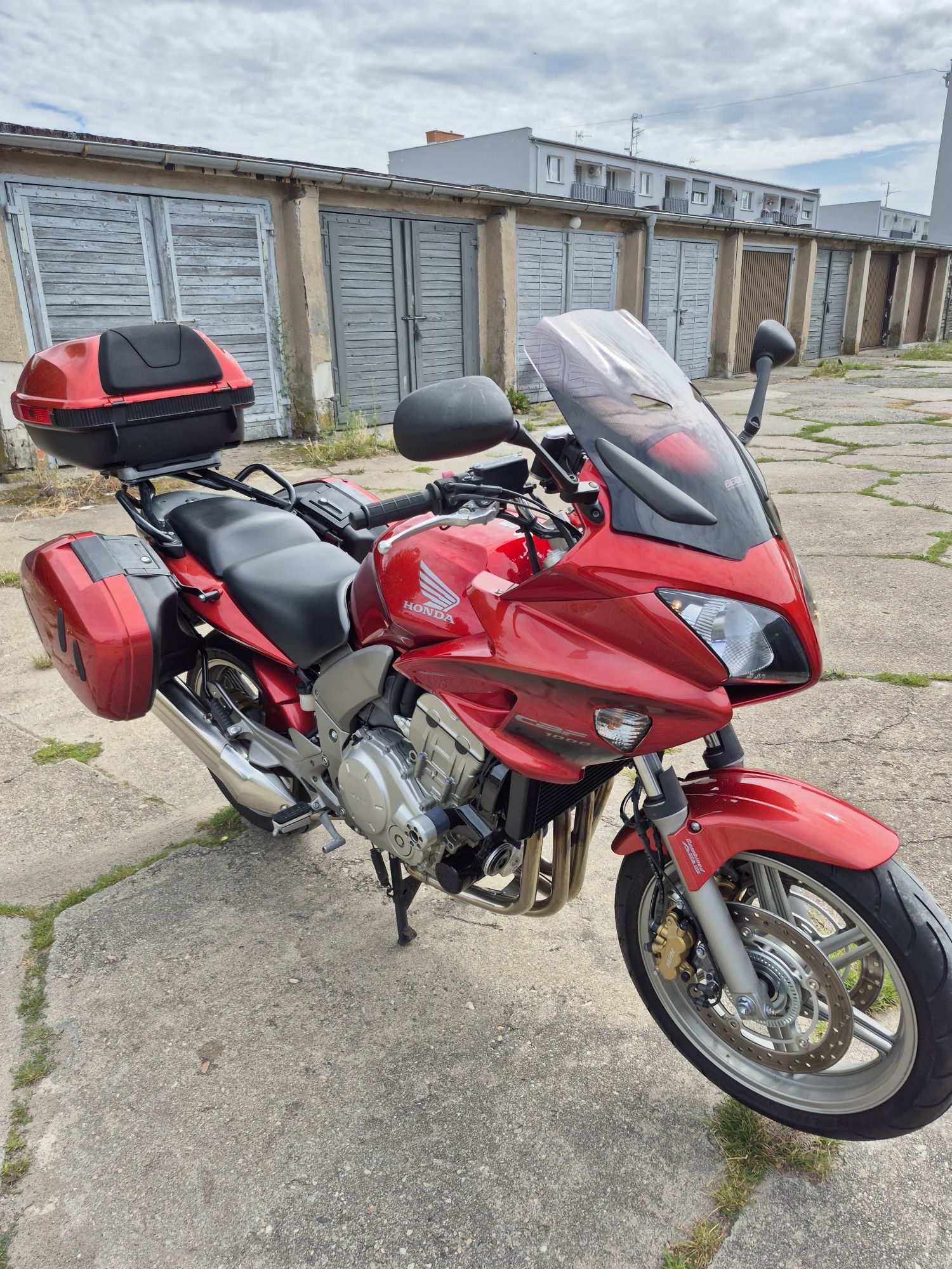 Sprzedam HONDA CBF 1000 PRZEBIEG TYLKO 13.300KM ROK 2009
