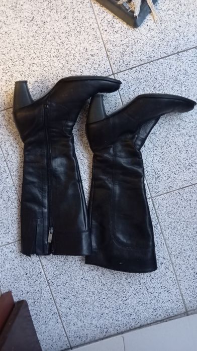 Botas pretas tamanho 36