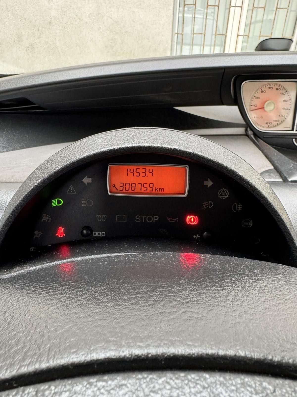 Sprzedaję samochód PEUGEOT 807