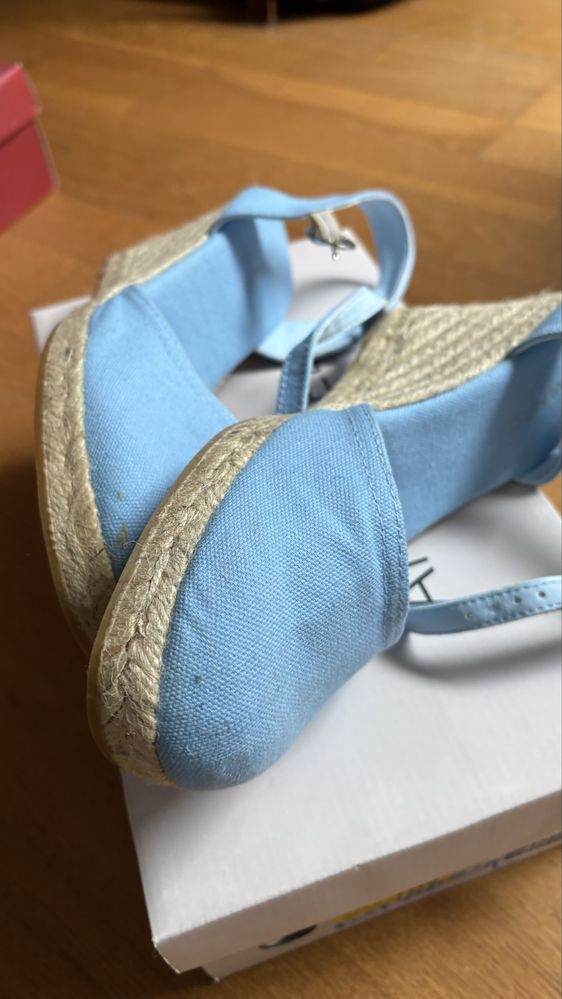 Nowe espadryle na platformie. Anna Field