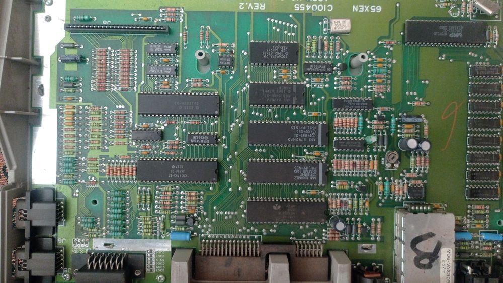 Ігрова приставка 80-90 х  років ATARI  65 XE та плати з неї