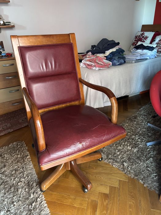 Cadeira escritório madeira, excelente qualidade