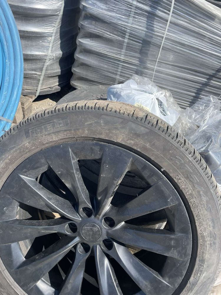 Диск в зборі на Tesla model X