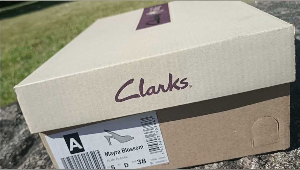 Sandálias Clarks