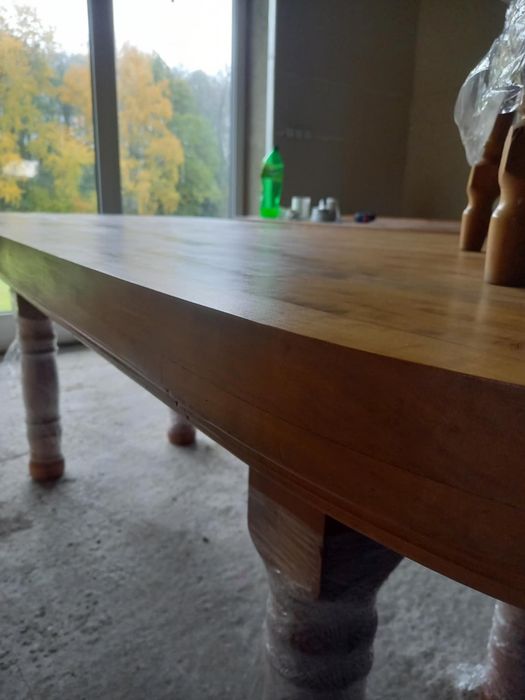 Sprzedam stół dębowy i 7 krzeseł bardzo ciężki i solidny