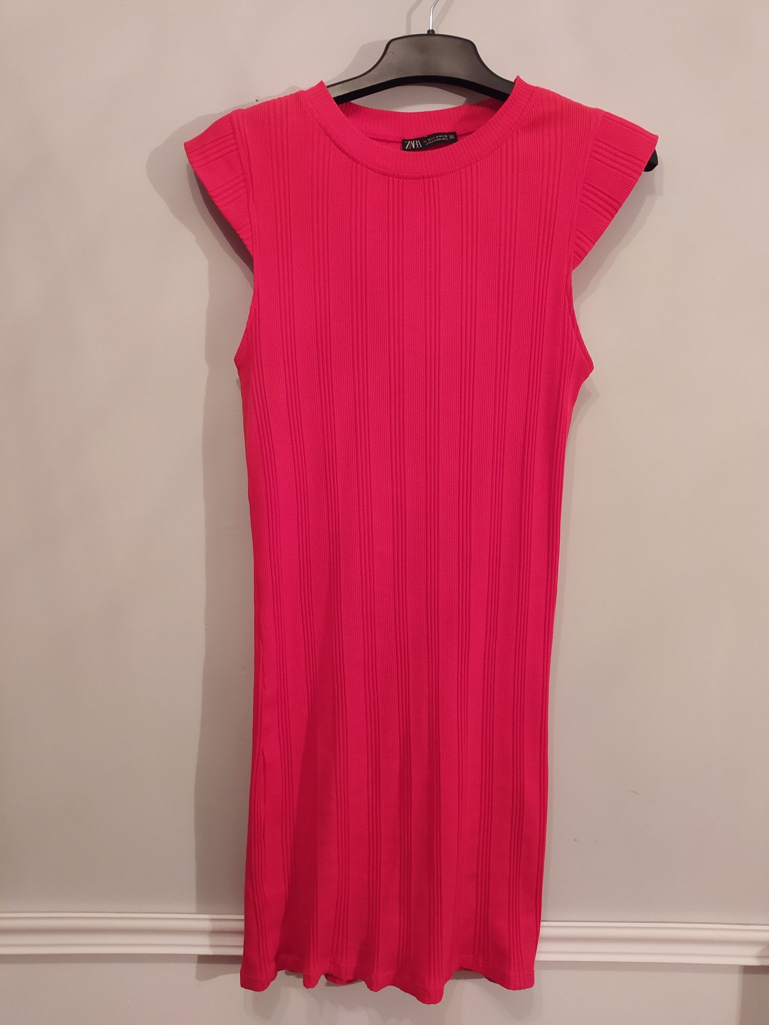 czerwona sukienka Zara mini