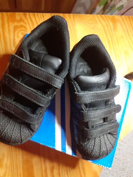 Buty chłopięce Adidas 23.5