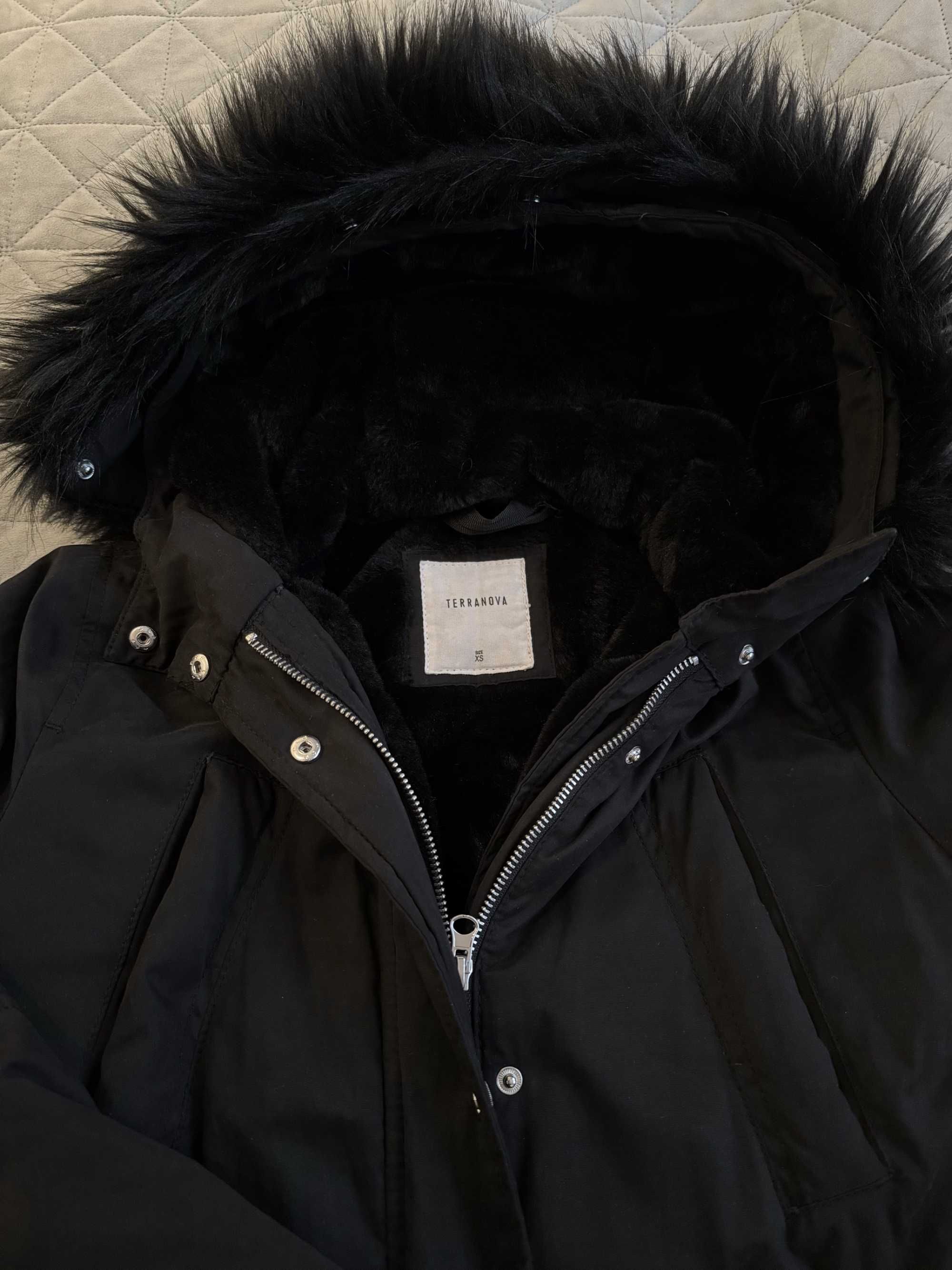 Czarny płaszczyk parka Terranova XS, stan idealny