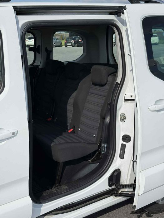 Opel Combo life salon Polska Berlingo Rifter Proace 1.5 CDTI 2020/2021