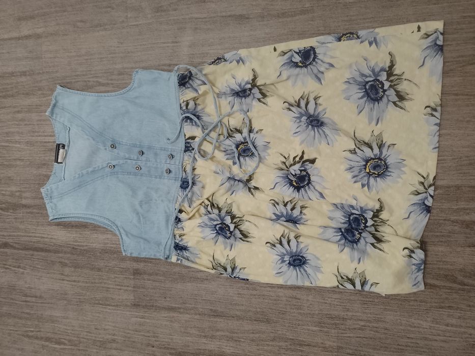 Sprzedam damską sukienkę rozmiar M.