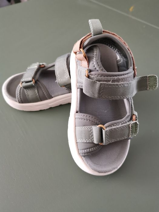 Sandały zielono beżowe Zara