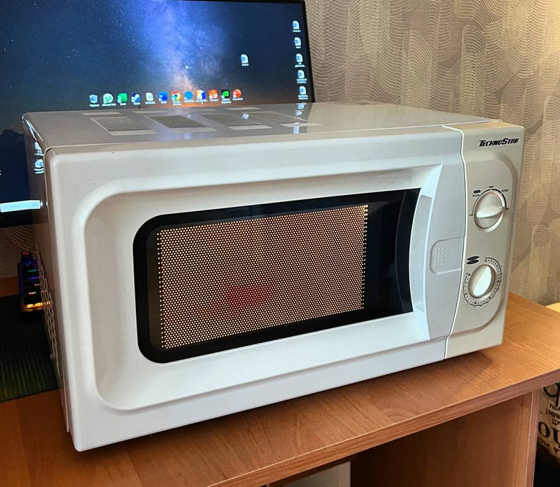 Продам гарну Мікрохвильовку