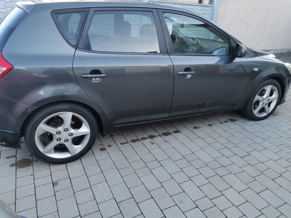 Kia ceed 2009 1.6 crdi 90km