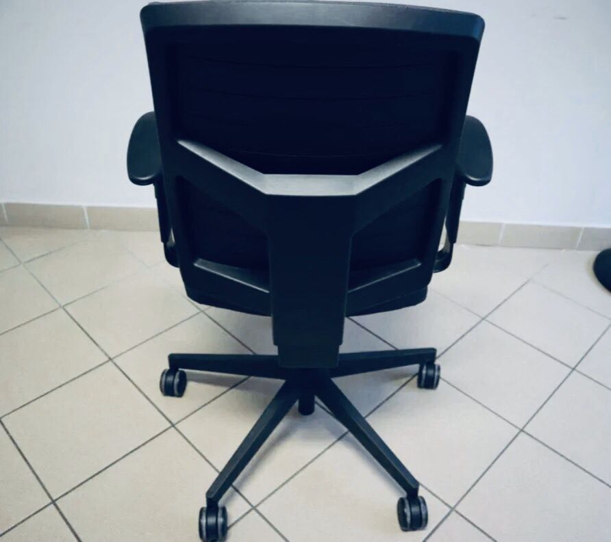 OKAZJA. Luksusowe, komfortowe, stylowe krzesło biurowe - PROFIM RAYA