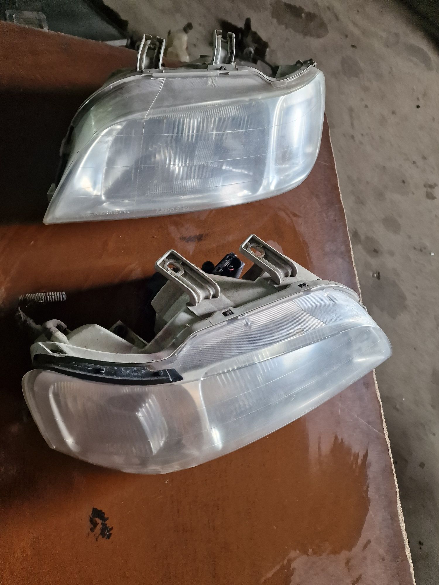 Lampy przód honda civic 6gen sedan lewa prawa