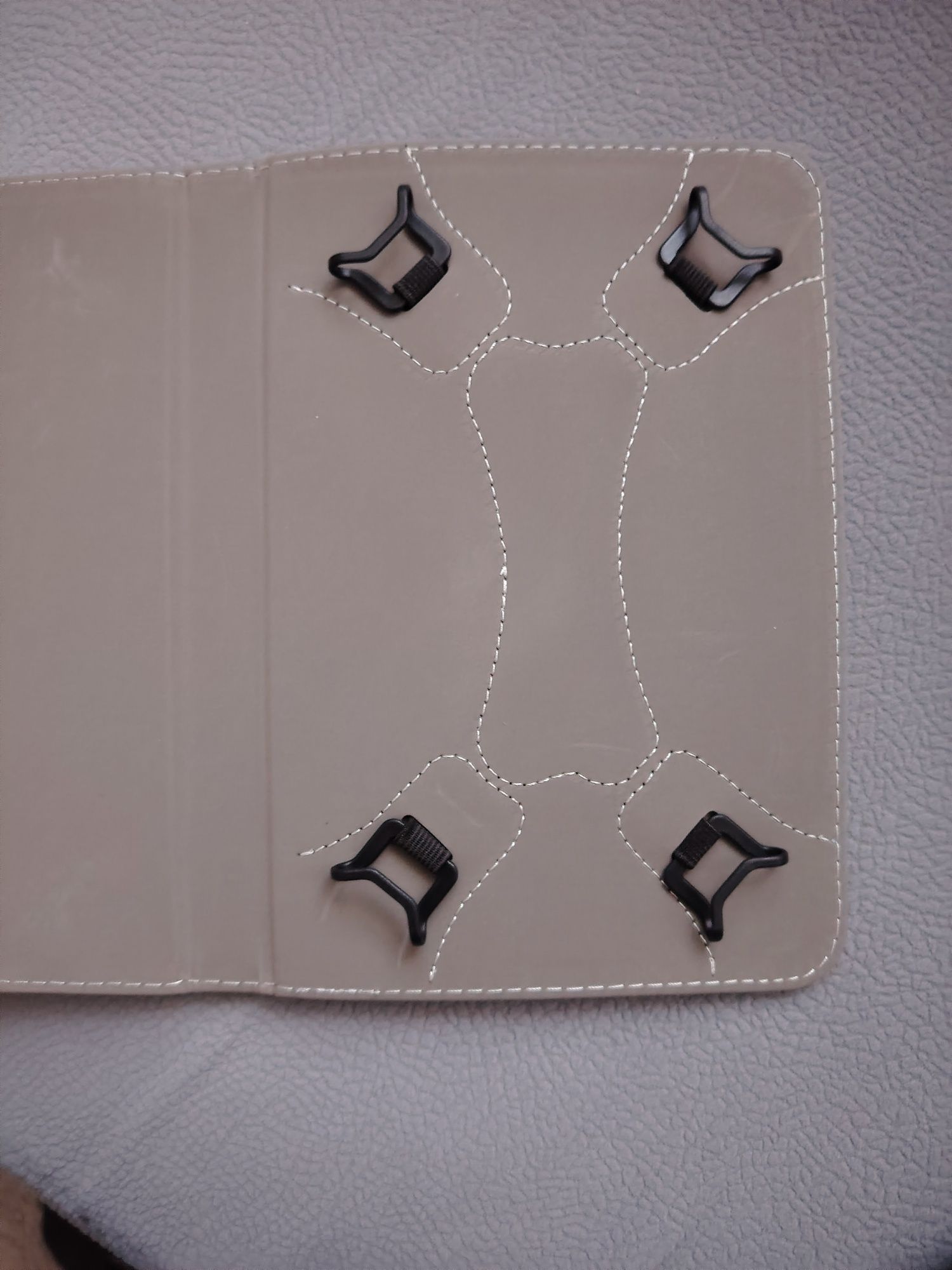 Etui na tablet kotek