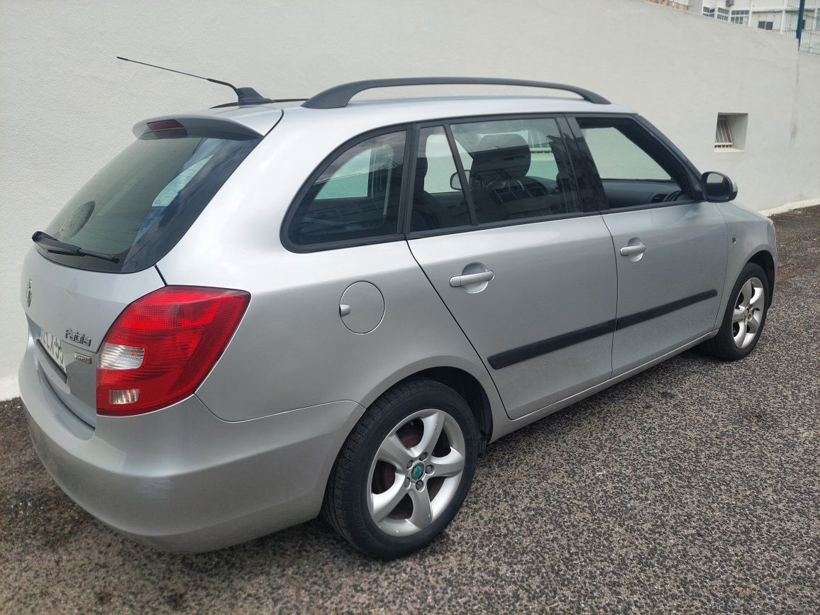 Skoda Fábia 1.2 Confort A/C