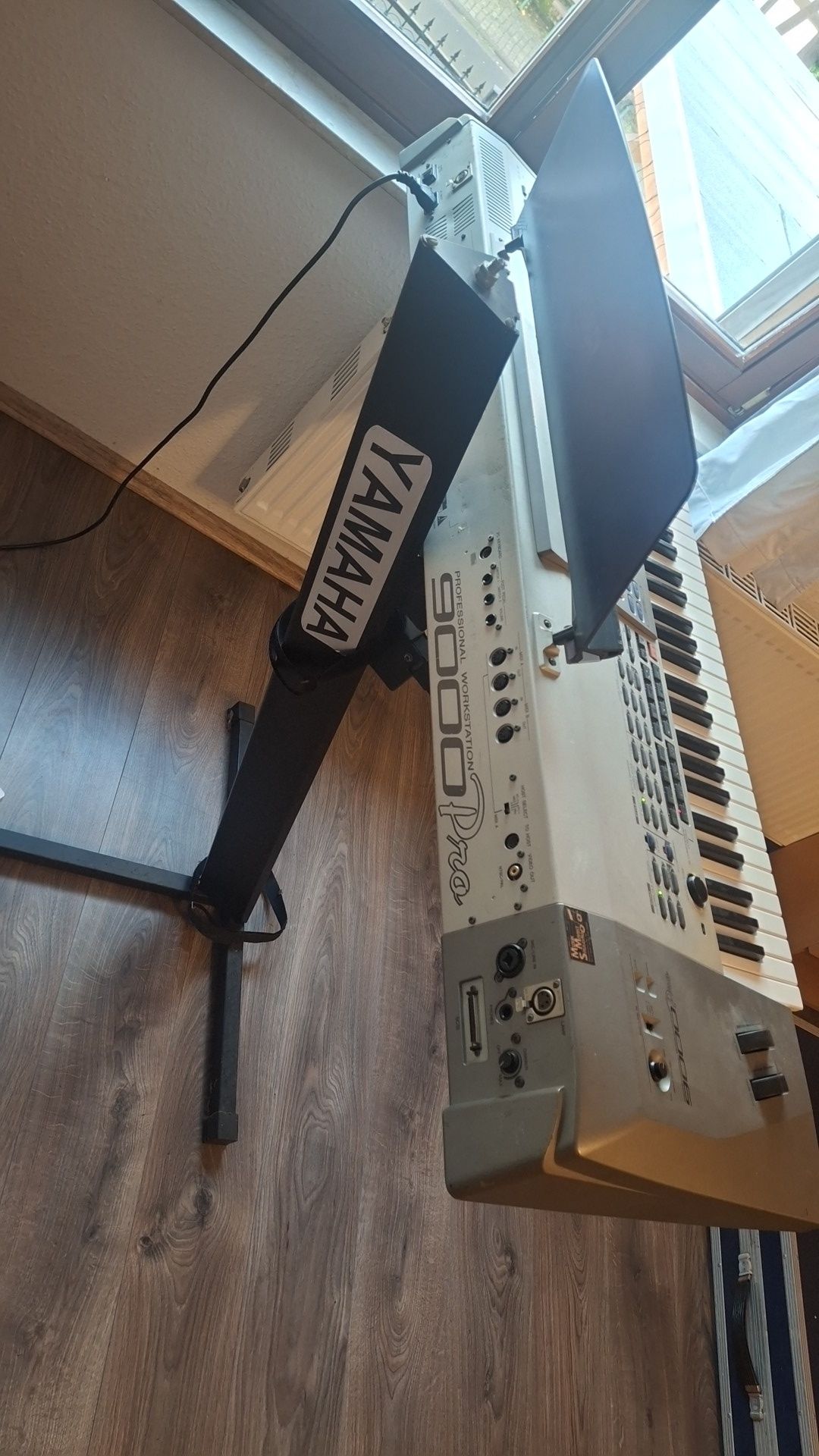 Keyboard  Yamaha  9000 pro