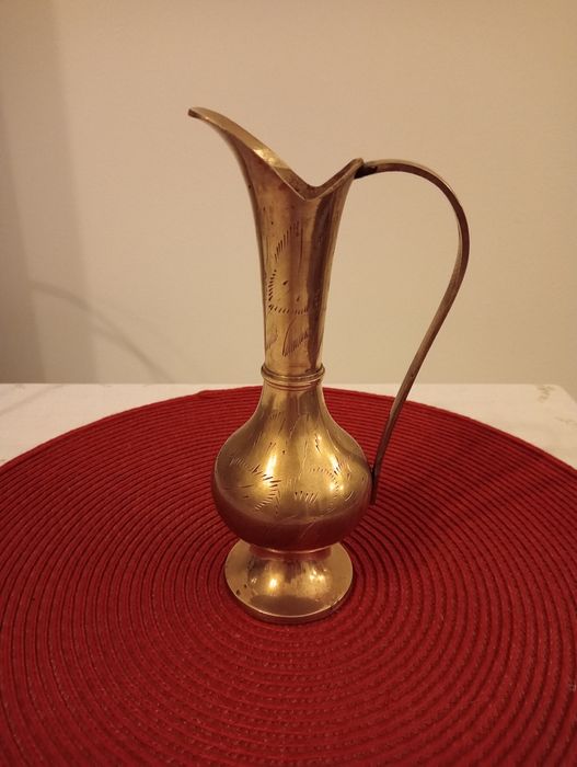 Dzbanek mosiężny