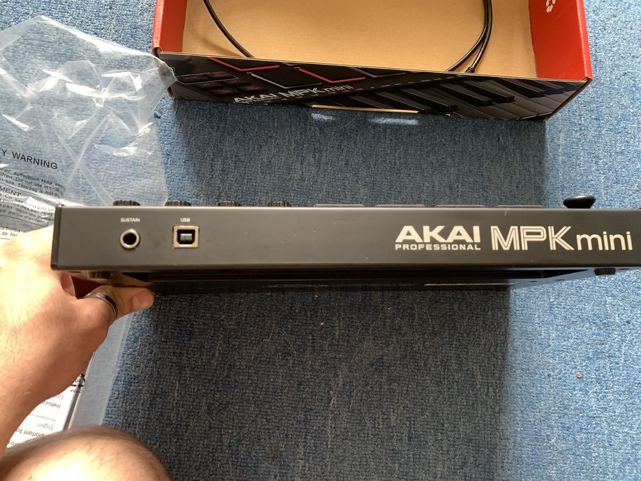 MIDI клавіатура AKAI MPK mini3